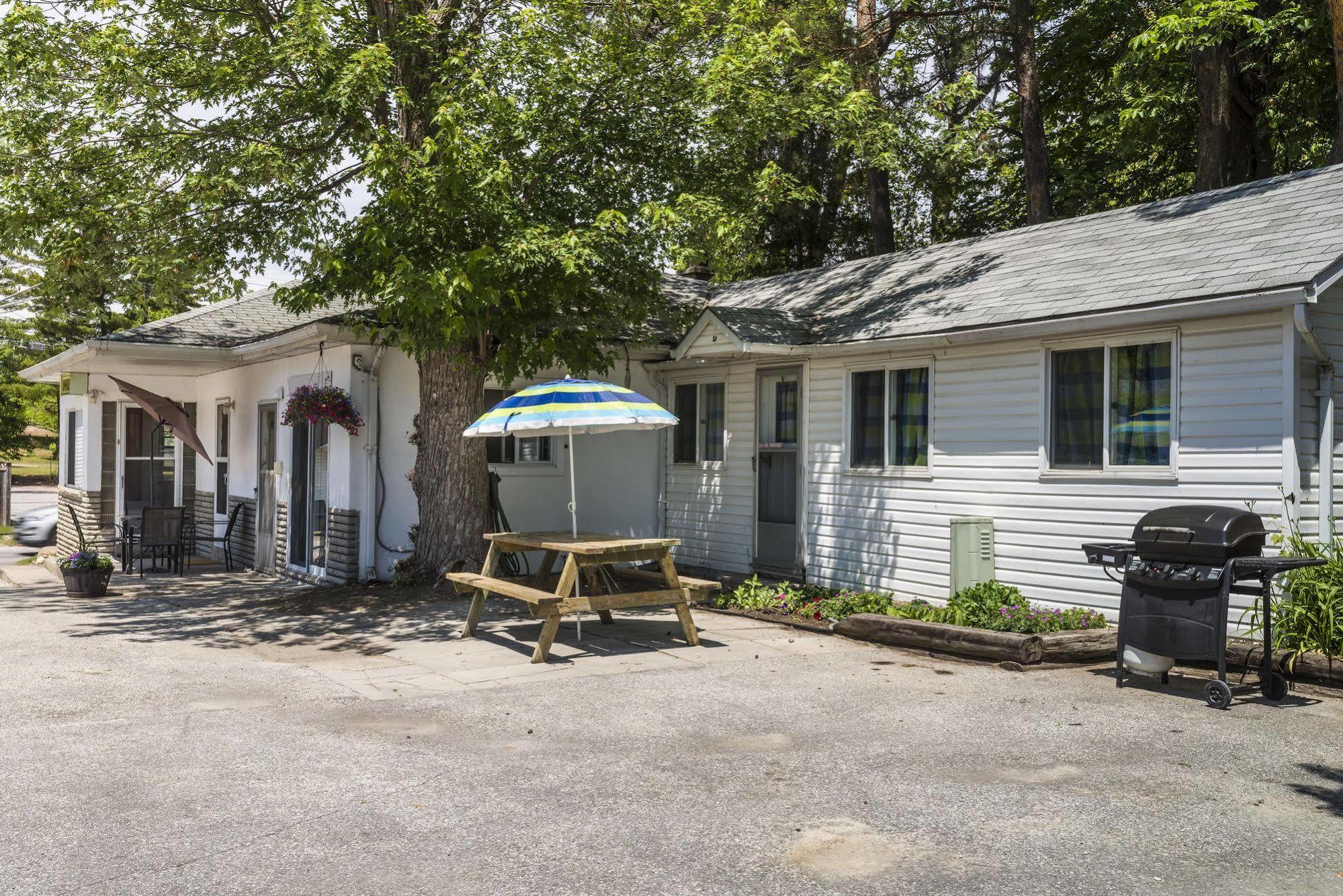 Hollywood Cottages Wasaga Beach Εξωτερικό φωτογραφία