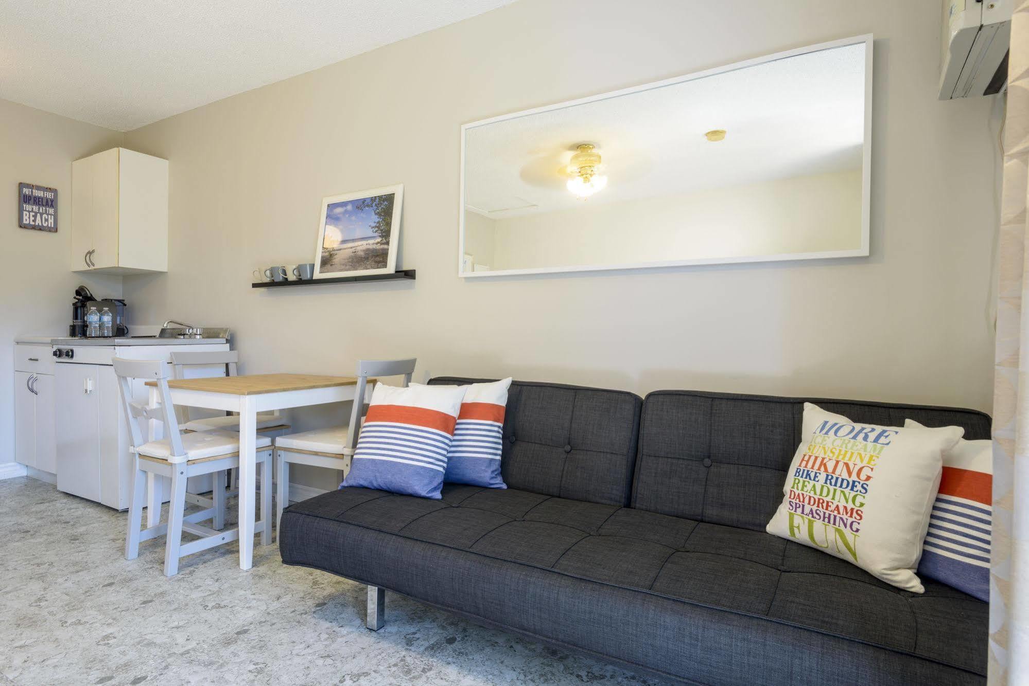 Hollywood Cottages Wasaga Beach Εξωτερικό φωτογραφία