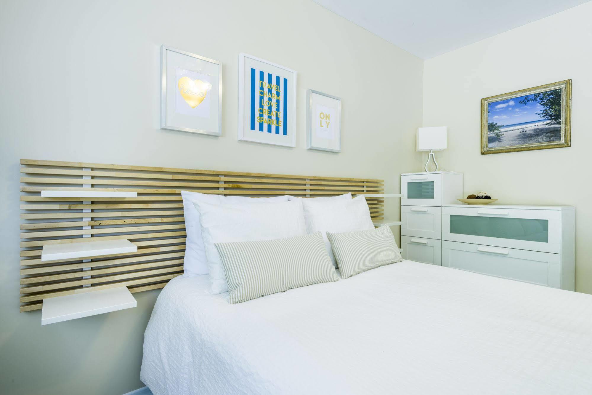 Hollywood Cottages Wasaga Beach Εξωτερικό φωτογραφία