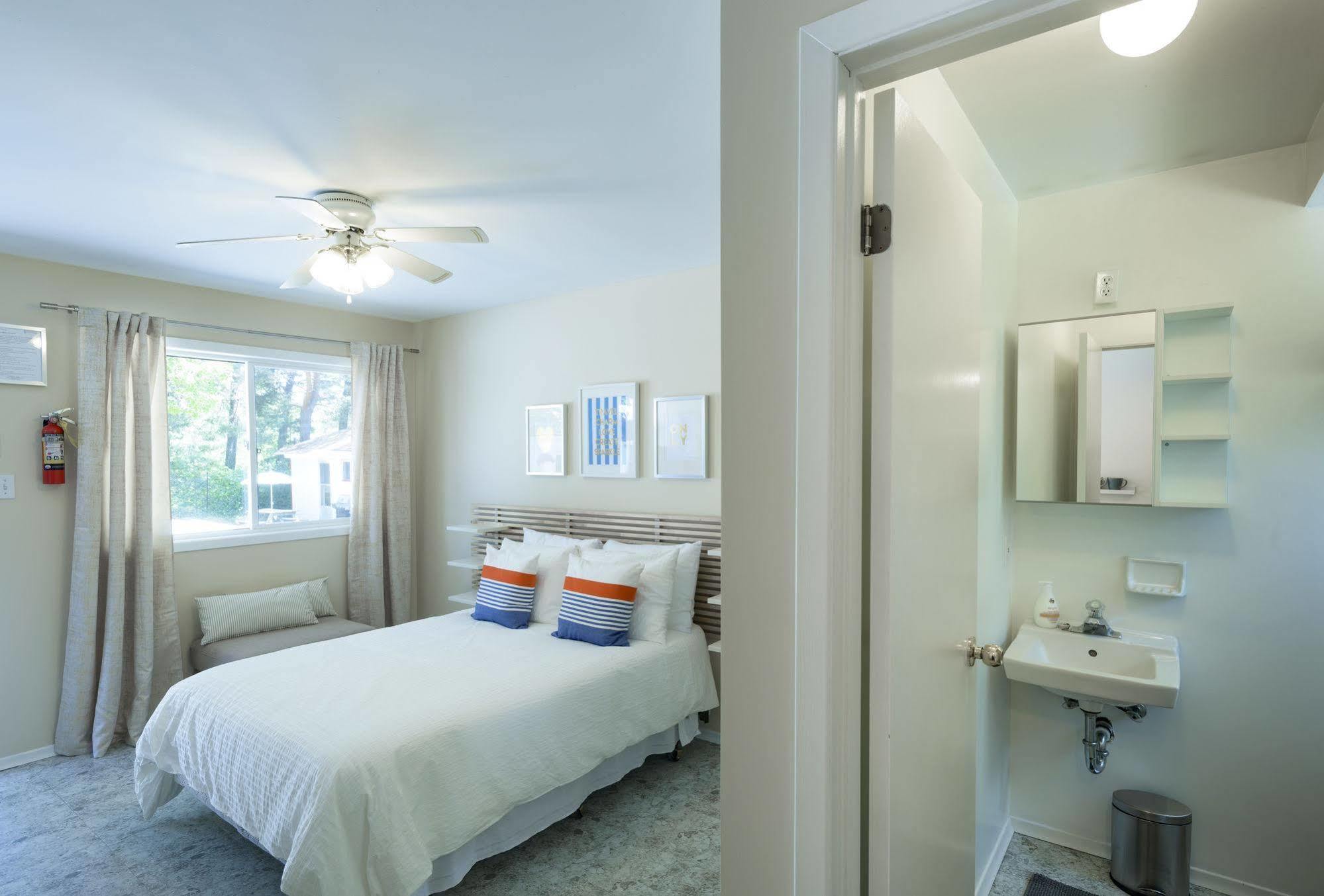 Hollywood Cottages Wasaga Beach Εξωτερικό φωτογραφία
